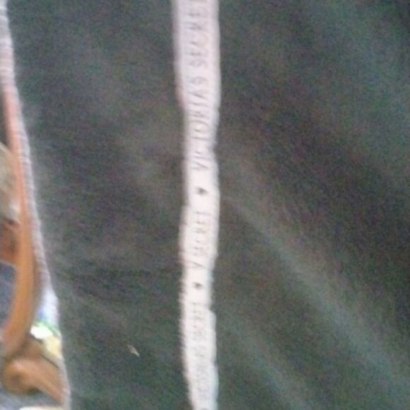 Victoria Secret   - Picture 6 of 6